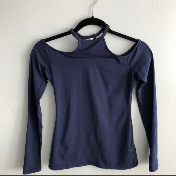 Guess jasmine cold shoulder top xs - Picture 2 of 3